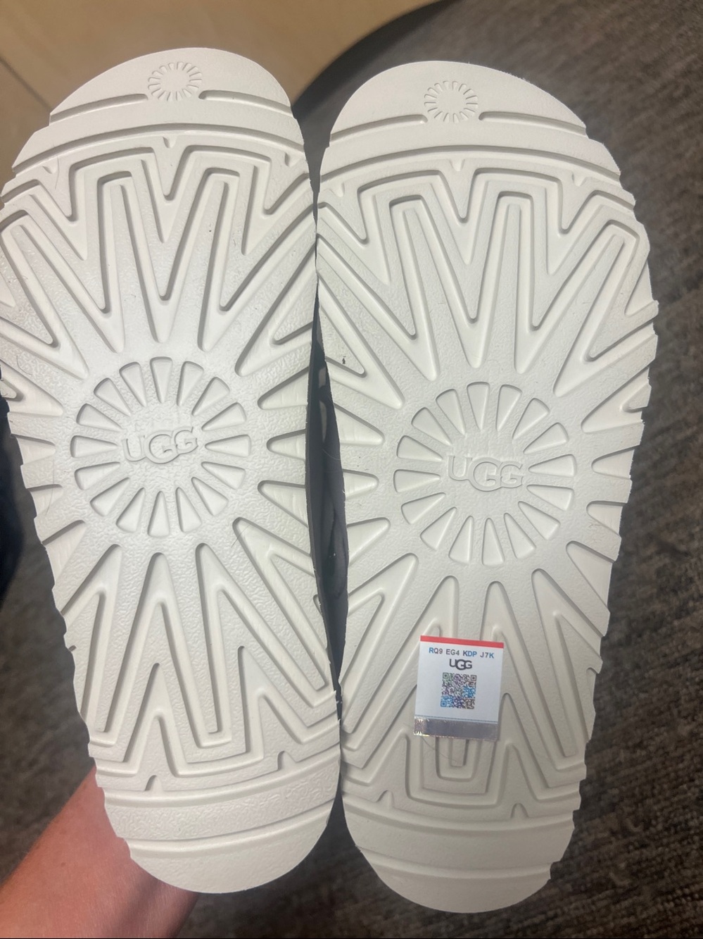 UGG Goldenstar Glide Platform sandal in Bay Fog size 9 NIB - Picture 8 of 9
